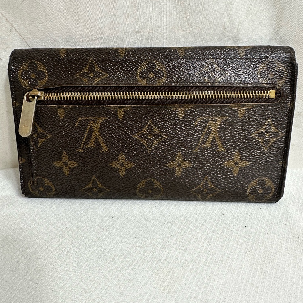 Louis Vuitton Wallet - Picture 2 of 10